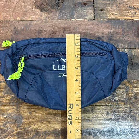 New LL Bean Stowaway Hip Pack Hiking Bag Fanny Waist Navy - Picture 6 of 7